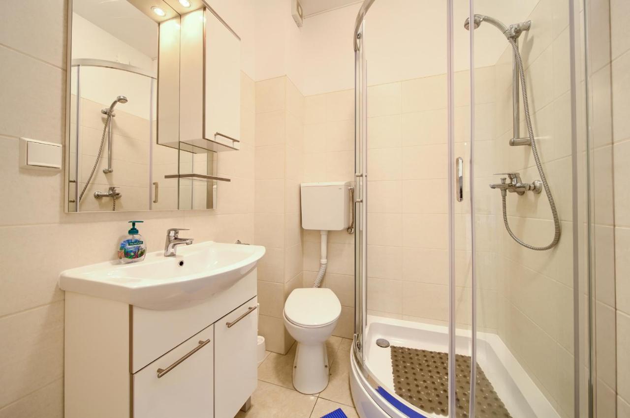 Apartmani Mara Matic Malinska Ngoại thất bức ảnh