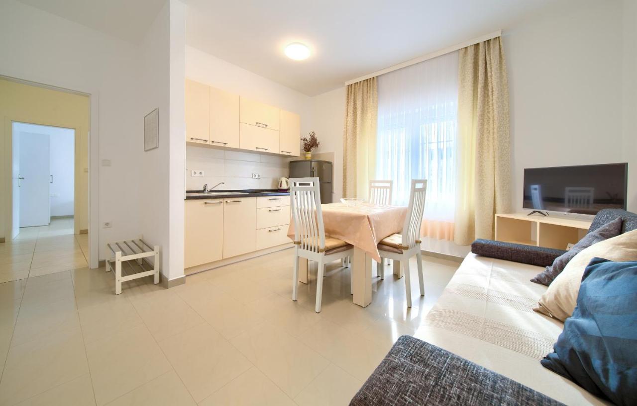 Apartmani Mara Matic Malinska Ngoại thất bức ảnh