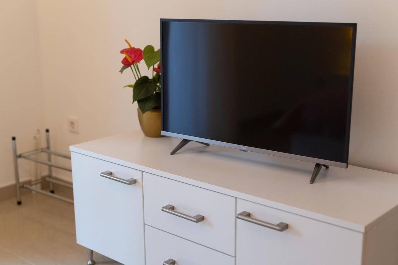 Apartmani Mara Matic Malinska Ngoại thất bức ảnh