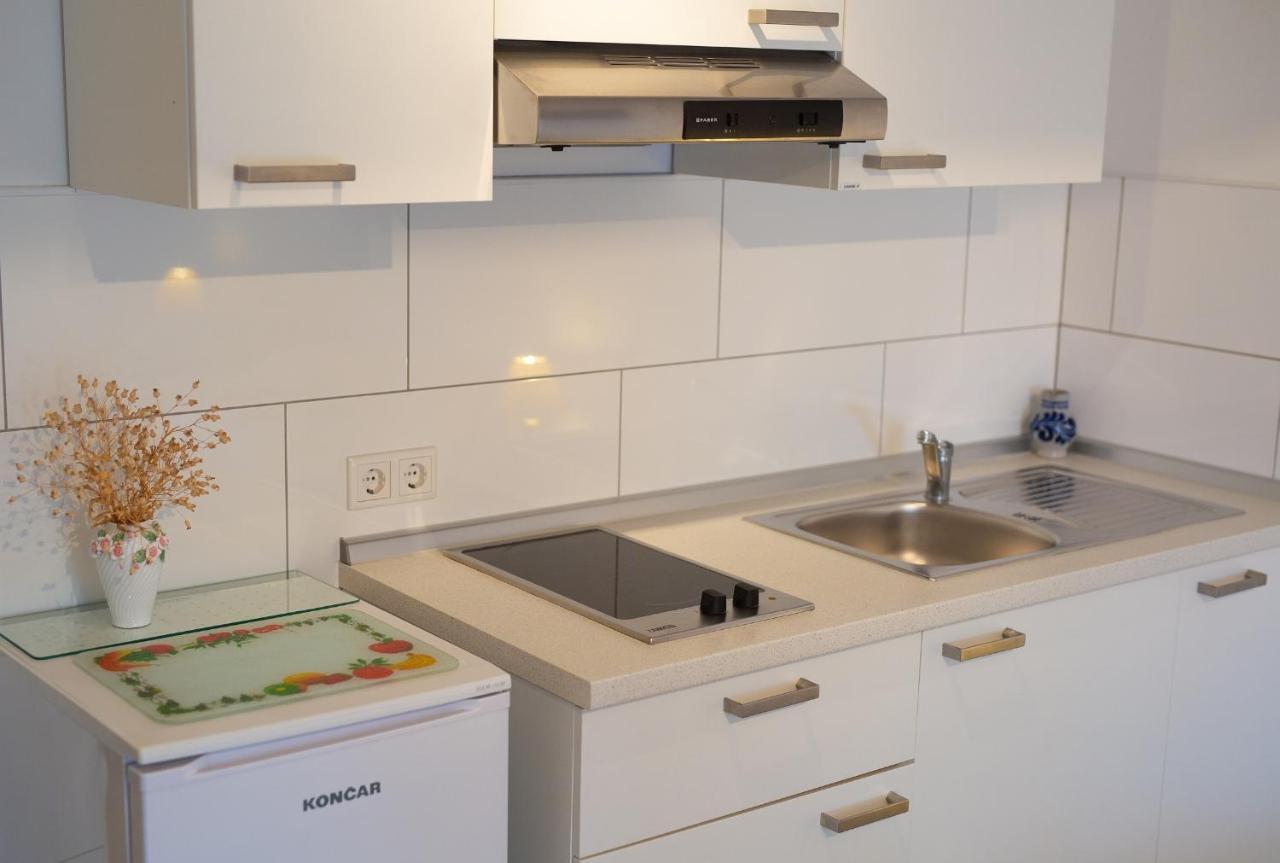 Apartmani Mara Matic Malinska Ngoại thất bức ảnh