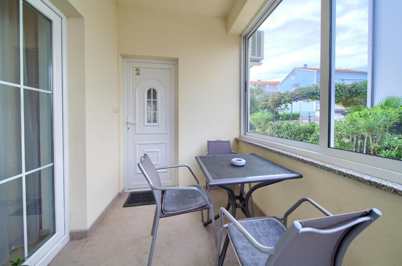 Apartmani Mara Matic Malinska Ngoại thất bức ảnh
