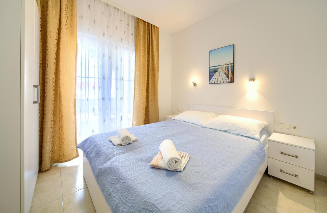 Apartmani Mara Matic Malinska Ngoại thất bức ảnh